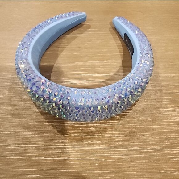 Elegant Crystal Embellished Headband - Picture 4 of 4